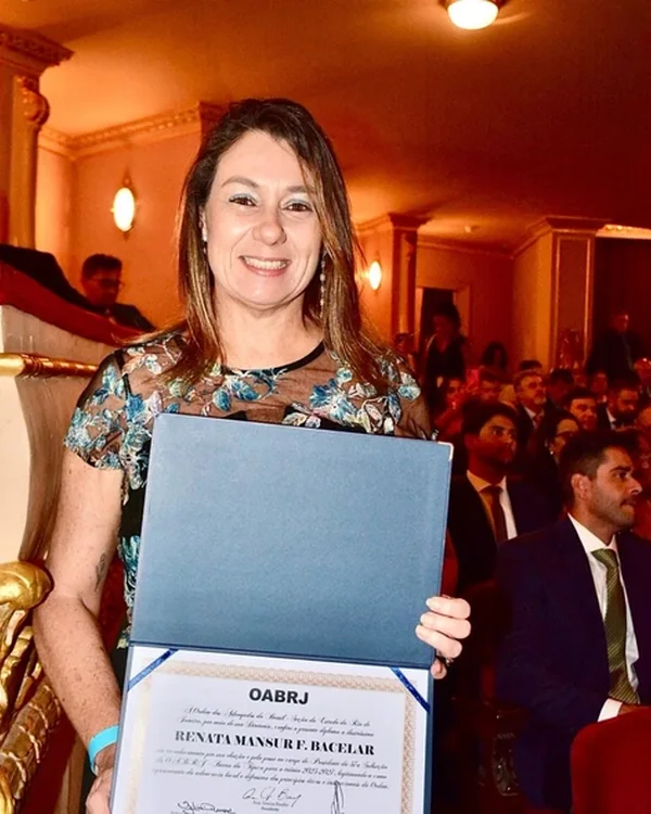 Dra. Renata Mansur Fernandes Bacelar